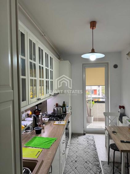 Apartament cu 3 camere decomandat în Baba Novac