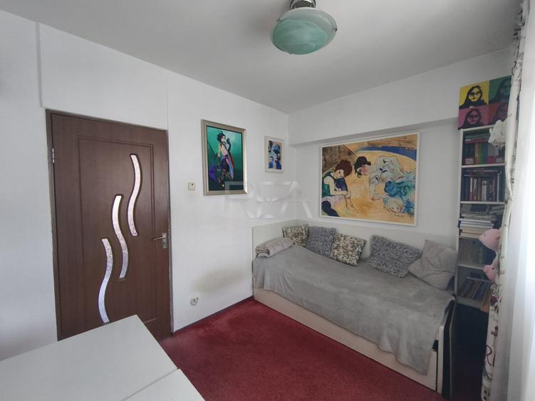 Apartament cu 4 camere decomandat, mobilat în Păcii
