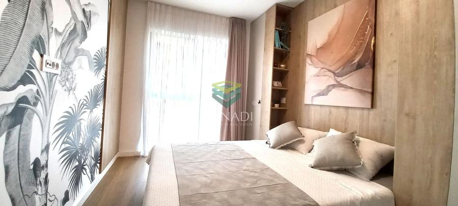 Apartament cu 3 camere semidecomandat în P-ta Presei Libere