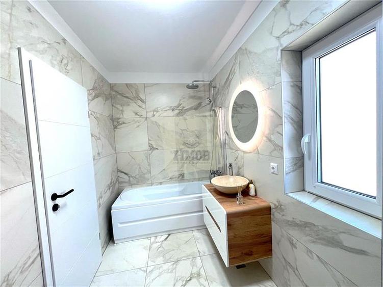 Apartament cu 3 camere semidecomandat în Exterior Est