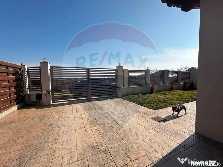 Casă cu 7 camere cu Teren 960 Mp în Vânători