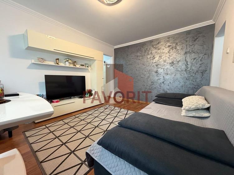 Apartament cu 3 camere semidecomandat, mobilat în Cetății