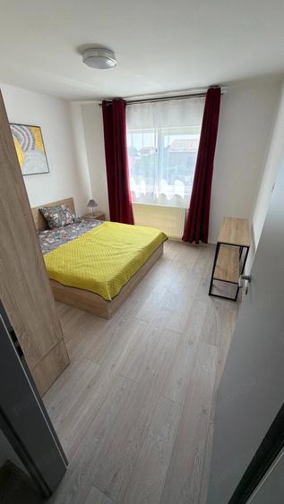 Apartament cu 2 camere decomandat în 1 Decembrie