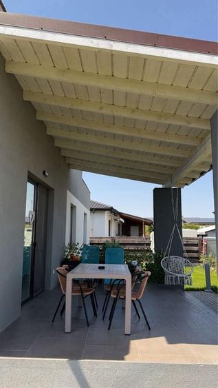 Casă cu 4 camere cu Teren 500 Mp în Câmpineanca