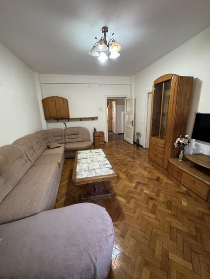 Apartament cu 3 camere semidecomandat în Ultracentral