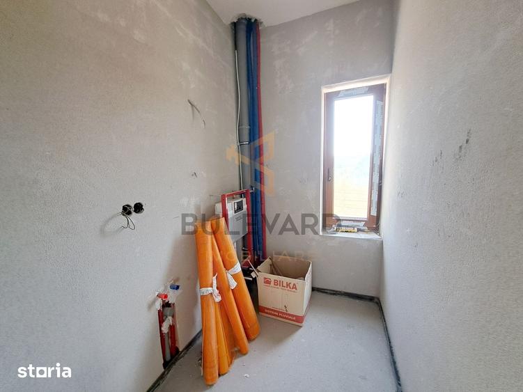 Casă cu 4 camere cu Teren 250 Mp în Florești