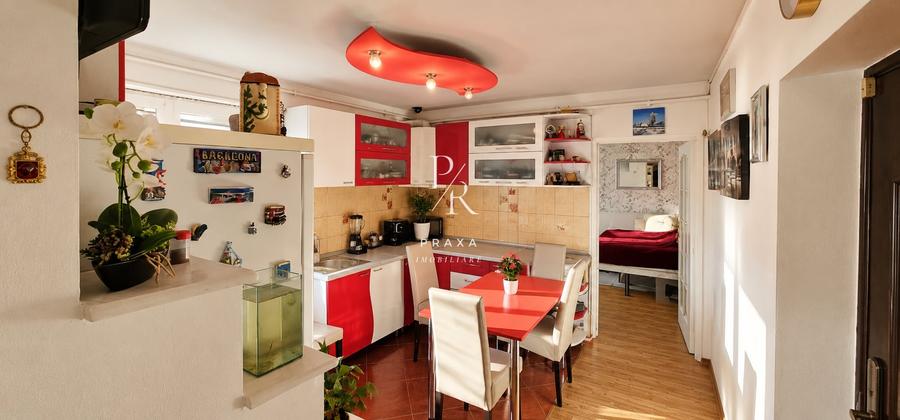 Apartament cu 2 camere semidecomandat, mobilat în Florești