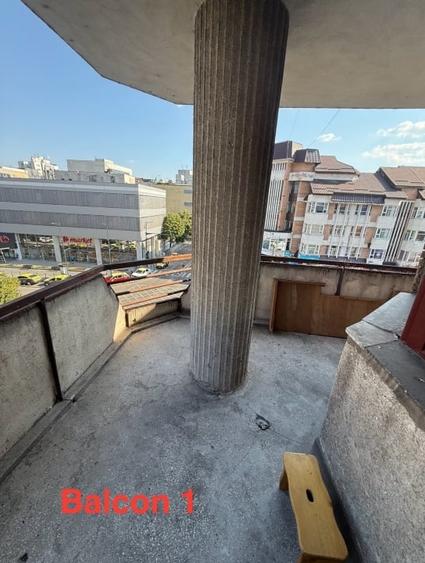Apartament cu 3 camere decomandat în Central