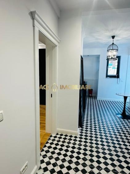 Apartament cu 4 camere semidecomandat, mobilat în Victoriei
