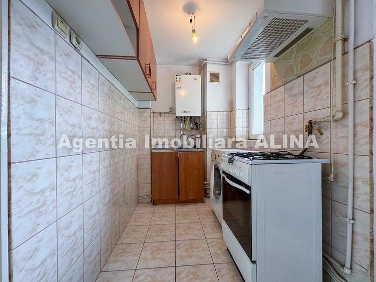 Apartament cu 2 camere decomandat în Micro 15