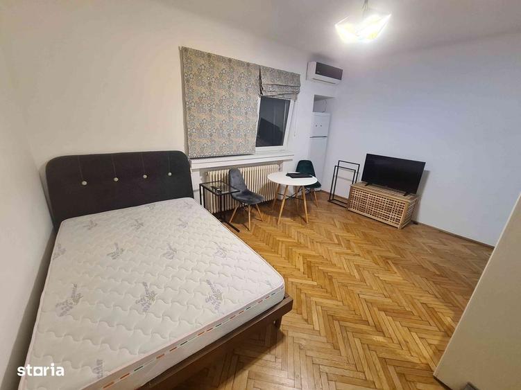 Garsonieră, mobilată în Romană