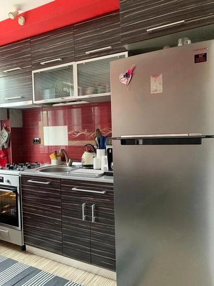 Apartament cu 3 camere decomandat în Găvana