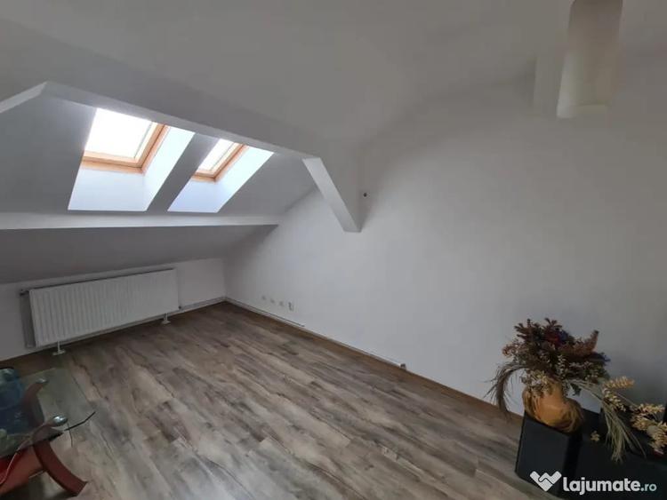 Apartament cu 4 camere decomandat, mobilat în Sărari