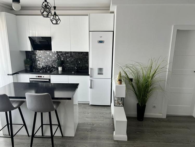 Apartament cu 3 camere decomandat, mobilat în Florești — fotografia 1