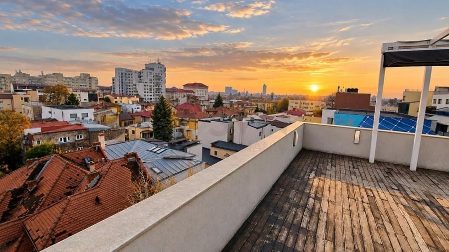 Apartament cu 6 camere semidecomandat în Dorobanți