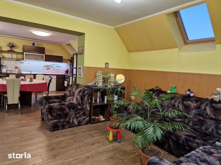 Casă cu Teren 906 Mp în Central