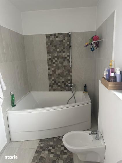 Casă cu 5 camere cu Teren 280 Mp în Bucureștii Noi
