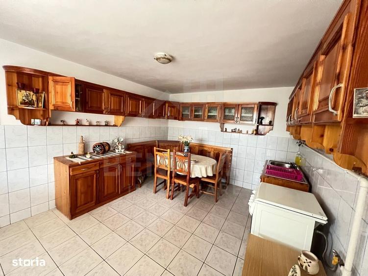 Casă cu 4 camere în Central