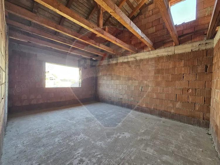 Casă cu 6 camere cu Teren 350 Mp în Central
