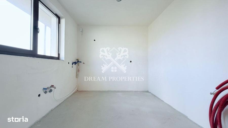 Casă cu 4 camere cu Teren 350 Mp în Dezmir