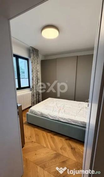 Apartament cu 4 camere semidecomandat în Ultracentral