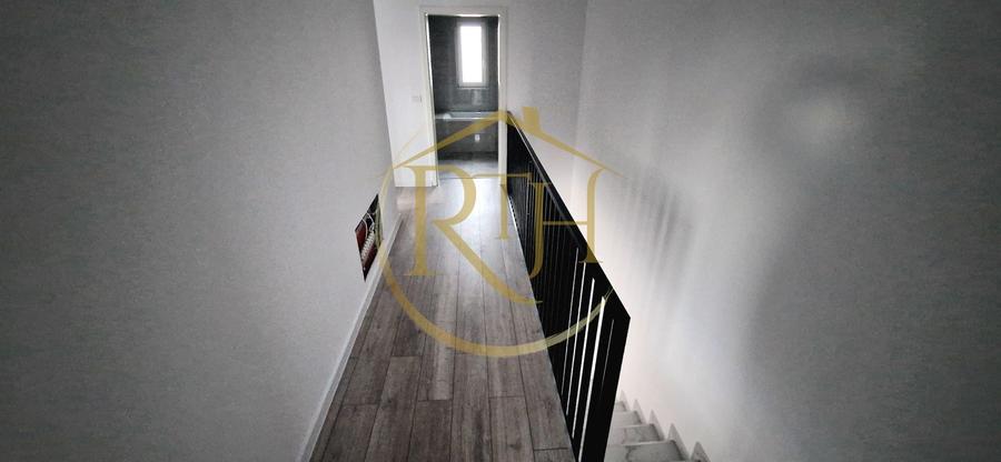 Duplex cu 4 camere cu Canalizare în Moșnița Veche