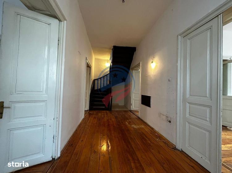 Casă cu 4 camere în Ultracentral