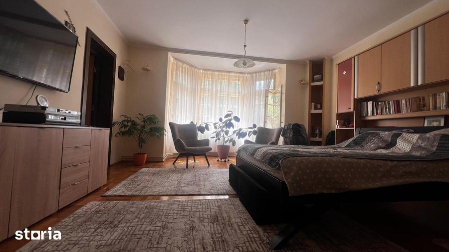 Casă cu 4 camere cu Teren 2283 Mp în Hălchiu