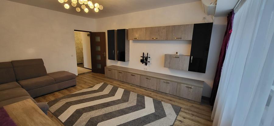 Apartament cu 2 camere decomandat în Runcu