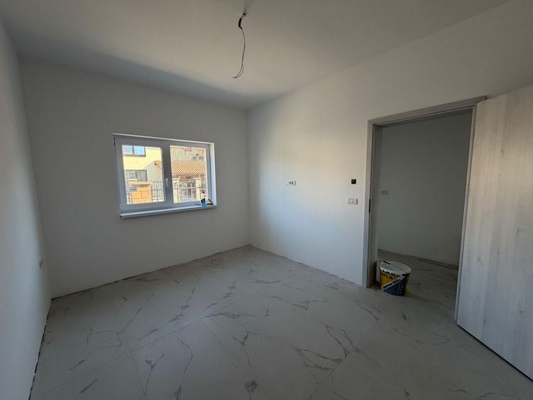 Duplex cu 3 camere cu Canalizare în Moșnița Veche