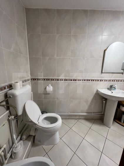 Spațiu comercial, de 380 mp, în Central