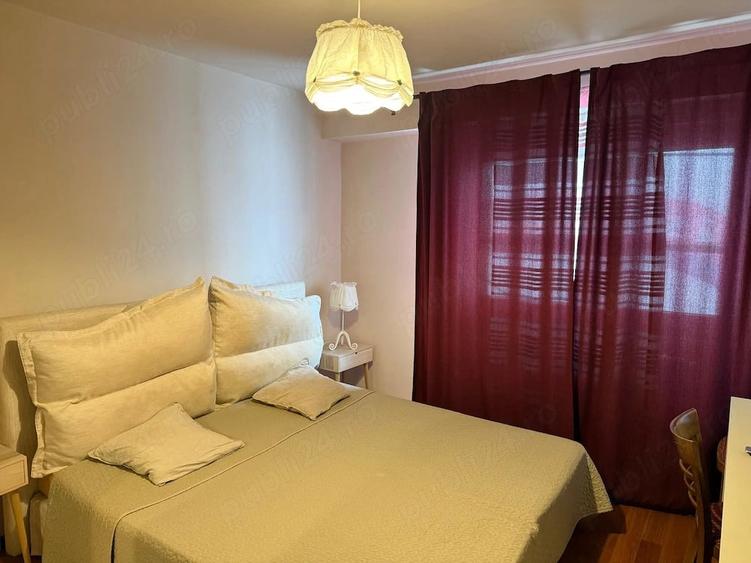 Apartament cu 3 camere decomandat în Casa de Cultură