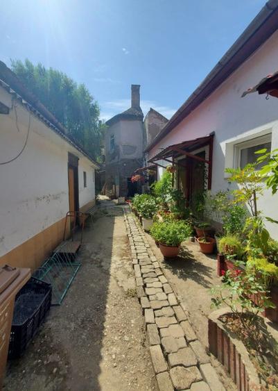Casă cu 5 camere cu Teren 500 Mp în Aradul Nou