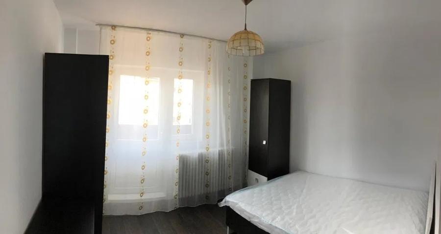 Apartament cu 4 camere decomandat în Tineretului