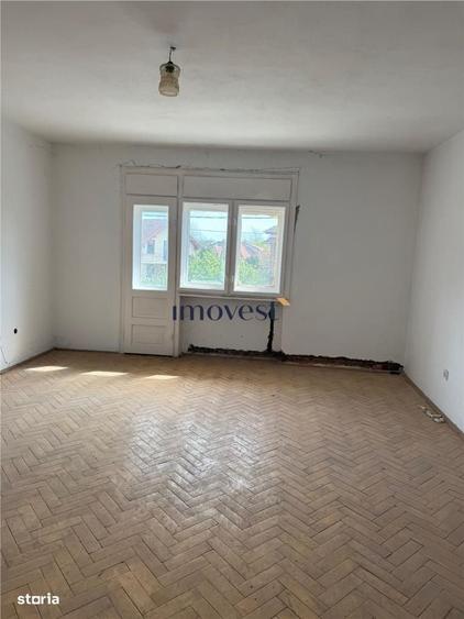 Casă cu 4 camere în Titulescu