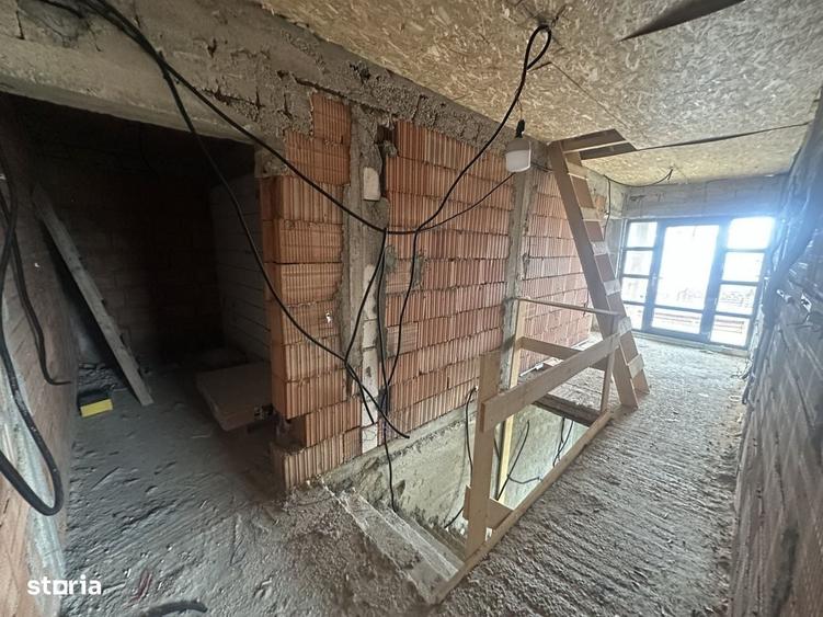 Casă cu 4 camere cu Teren 242 Mp în Ștefăneștii de Jos