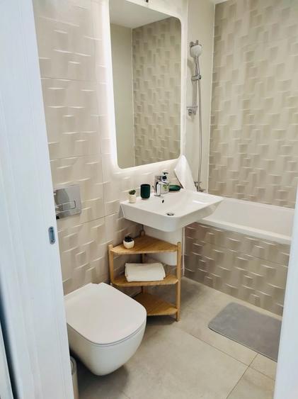 Apartament cu 2 camere semidecomandat, mobilat în Pipera