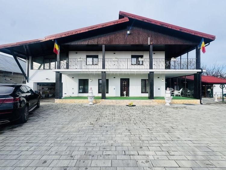 Casă individuală cu 7 camere cu Canalizare în Central