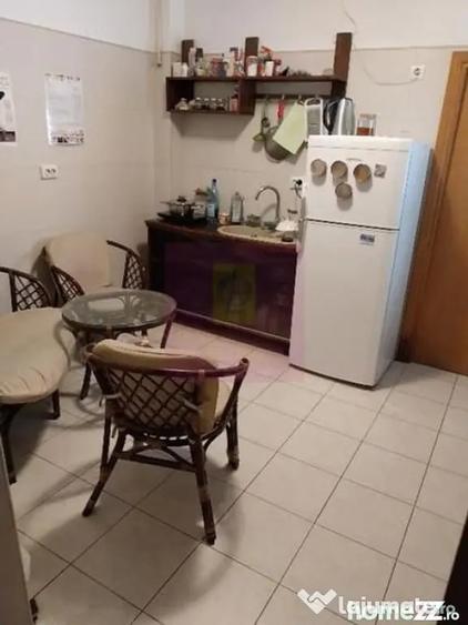 Apartament cu 4 camere decomandat în Muncii