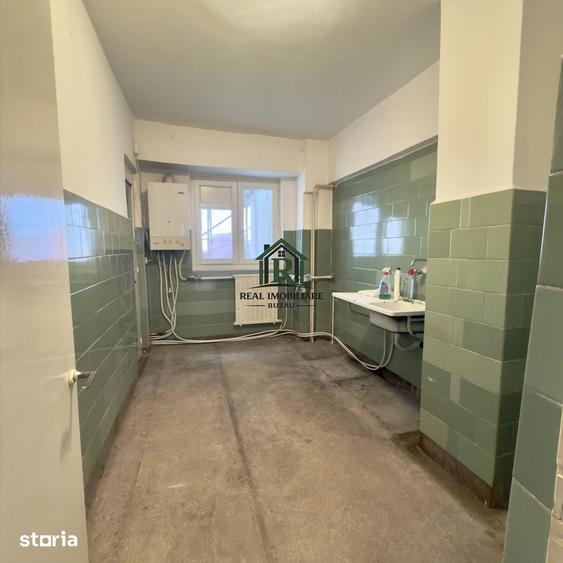 Apartament cu 3 camere decomandat în Ultracentral