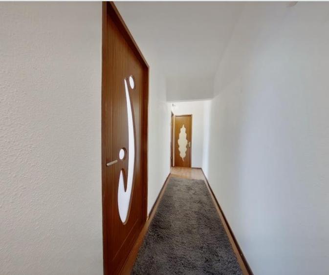 Apartament cu 3 camere decomandat, mobilat în Bartolomeu