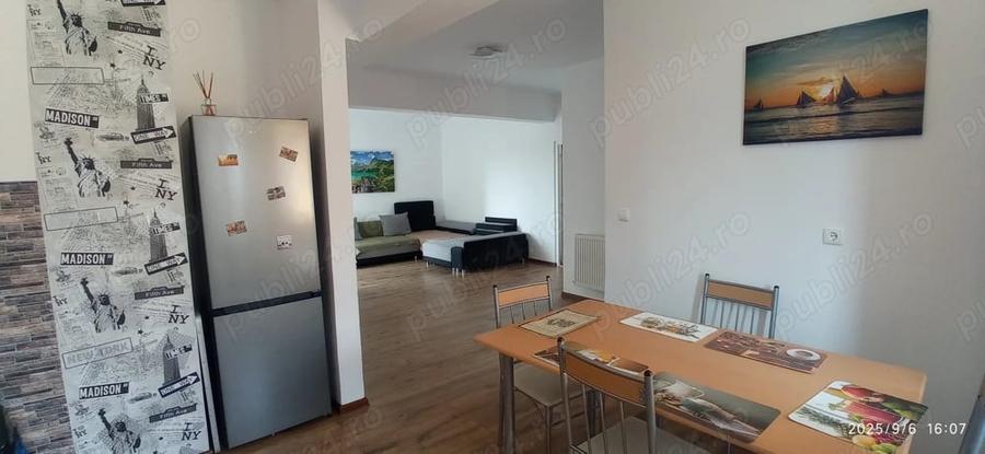 Apartament cu 4 camere decomandat în Sânmartin