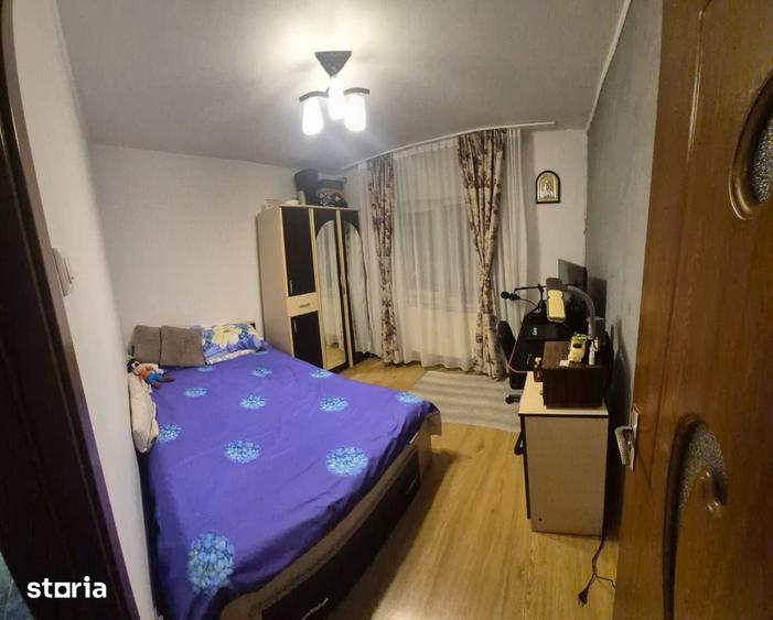 Apartament cu 3 camere decomandat în Mărășești