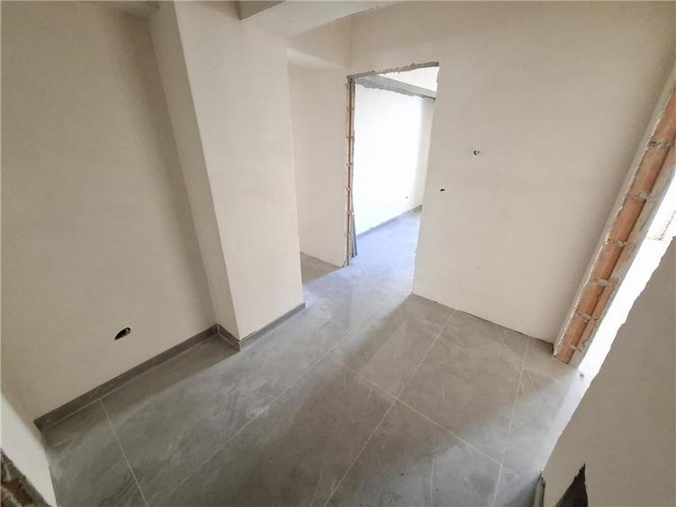 Apartament cu 3 camere decomandat în Galata