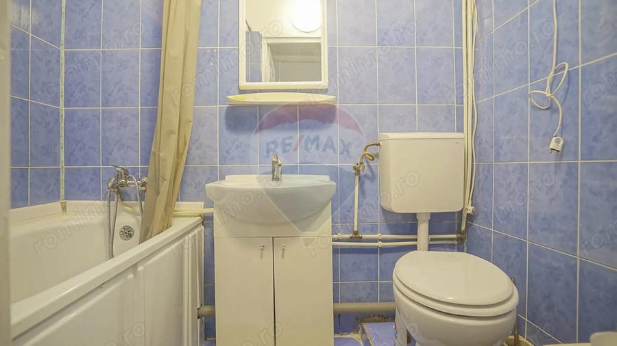 Garsonieră decomandată în Noua