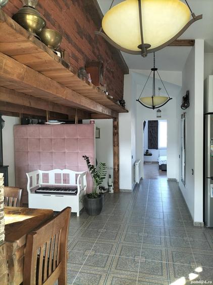 Apartament cu 4 camere semidecomandat în Florești