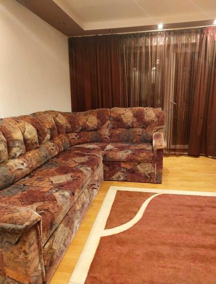Apartament cu 3 camere decomandat în Petros