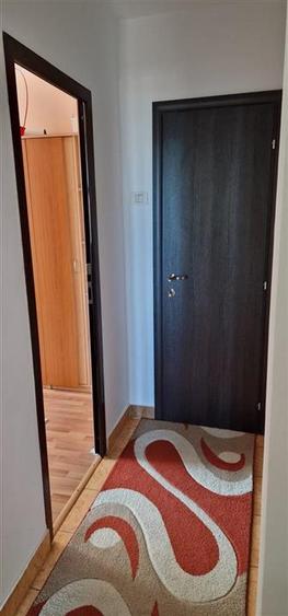 Apartament cu 3 camere decomandat, mobilat în Mircea cel Bătrân
