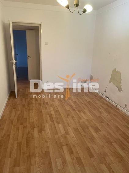Apartament cu 3 camere semidecomandat în Drumul Taberei