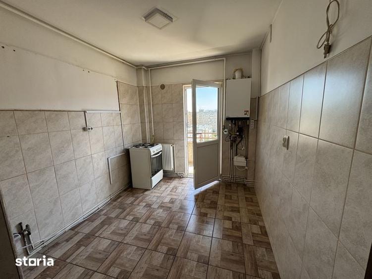 Apartament cu 3 camere în Calea București